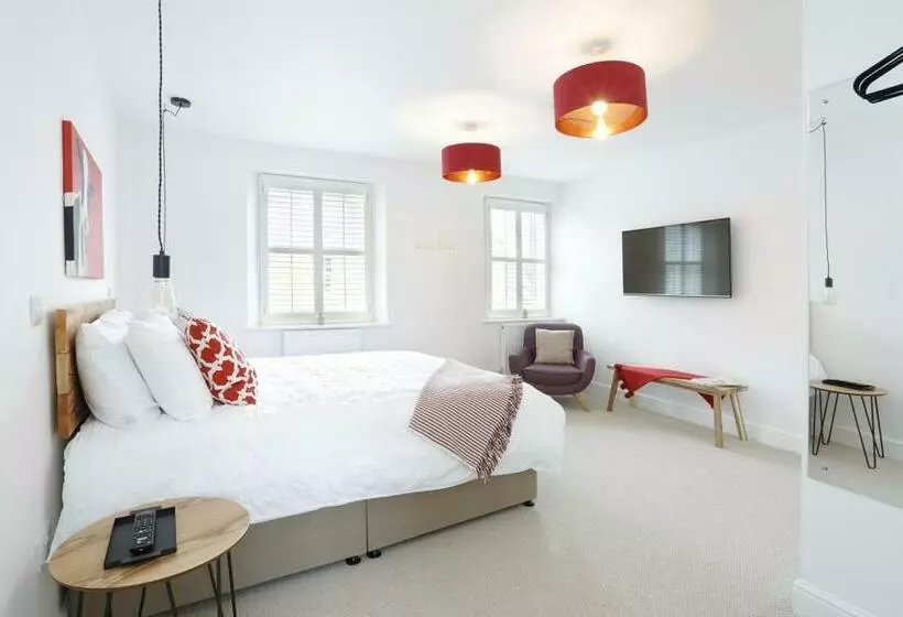 ペンション Hues   Castle Cary