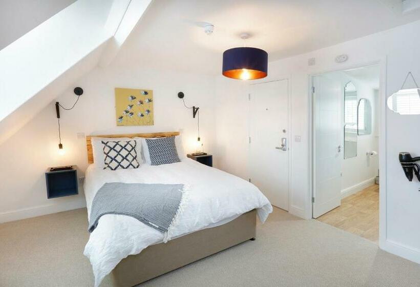 ペンション Hues   Castle Cary