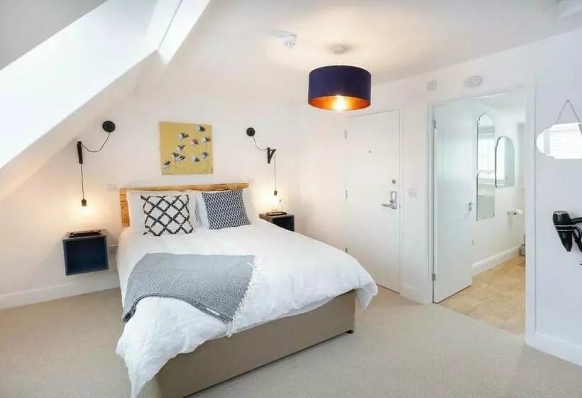 ペンション Hues   Castle Cary