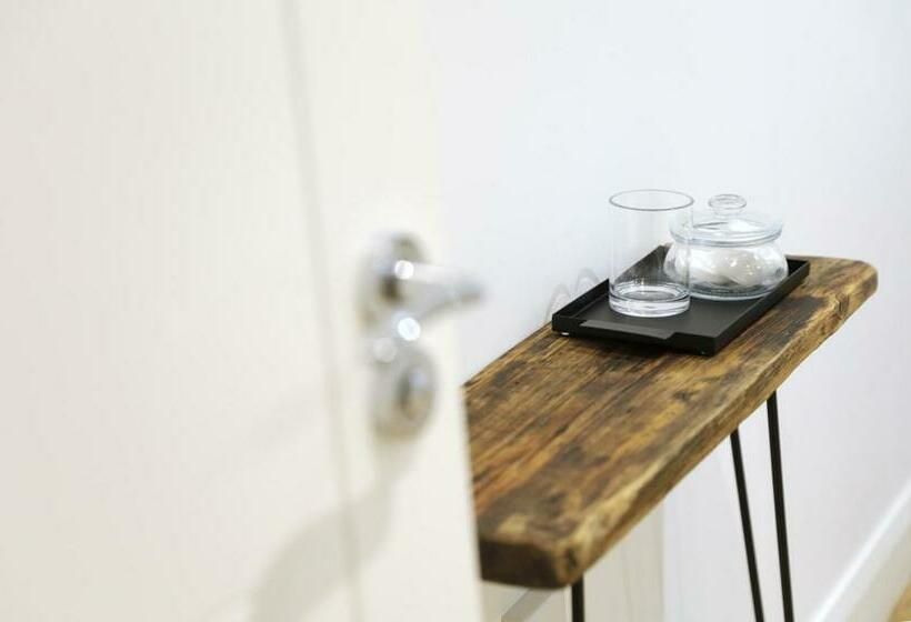 ペンション Hues   Castle Cary