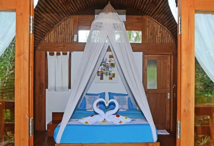 Lomakeskus Lagoona Beach Bungalows   Eco Stay
