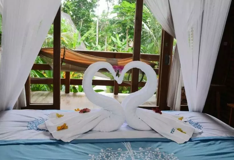 Lomakeskus Lagoona Beach Bungalows   Eco Stay