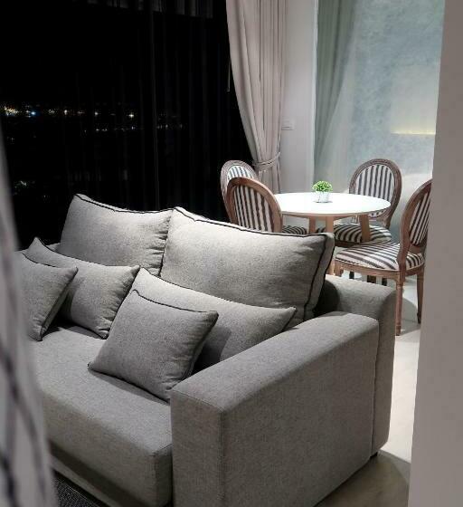 Seaview 2bed 2bath 19fl At Veranda Residence Pattaya