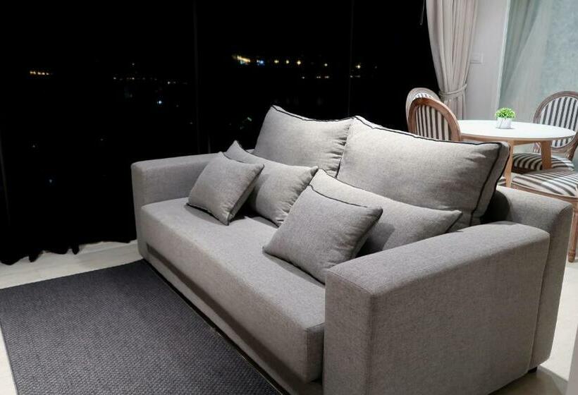 Seaview 2bed 2bath 19fl At Veranda Residence Pattaya