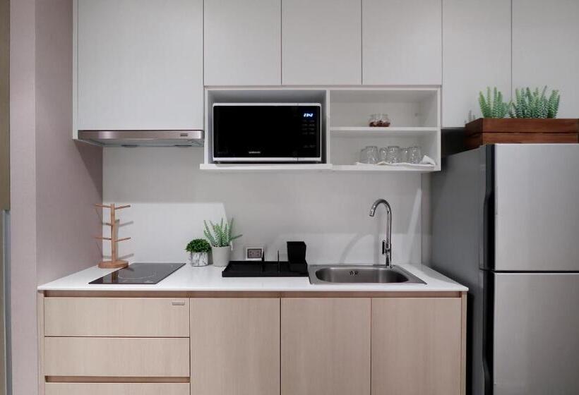 Seaview 2bed 2bath 19fl At Veranda Residence Pattaya