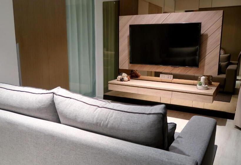 Seaview 2bed 2bath 19fl At Veranda Residence Pattaya