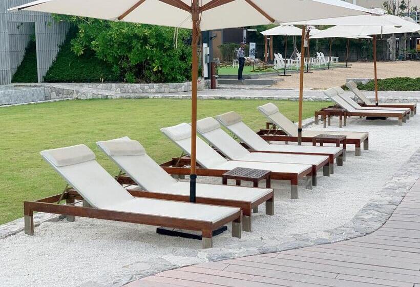 Seaview 2bed 2bath 19fl At Veranda Residence Pattaya