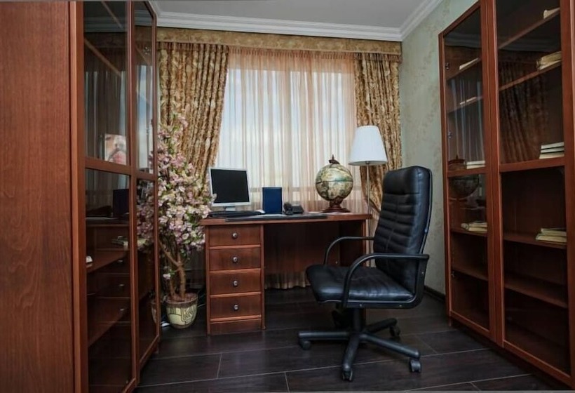 Business Hotel Avrora