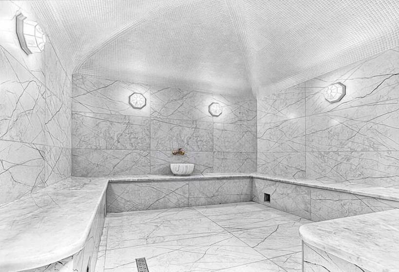 Business Hotel Avrora