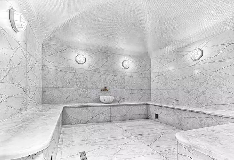 Business Hotel Avrora