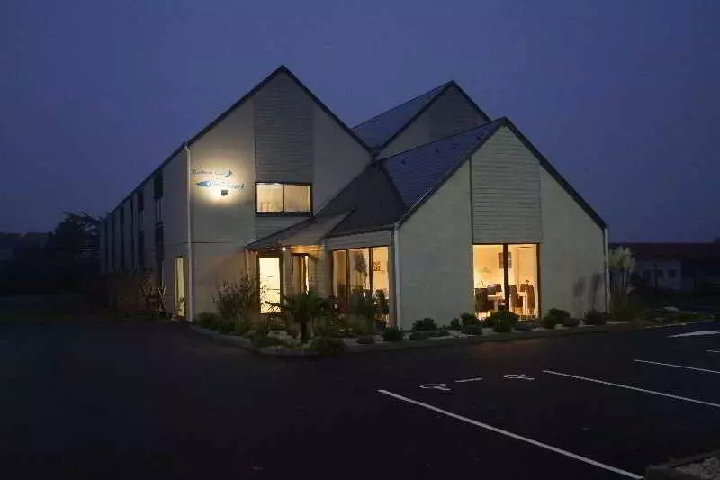 Gold Beach Hotel & Residence