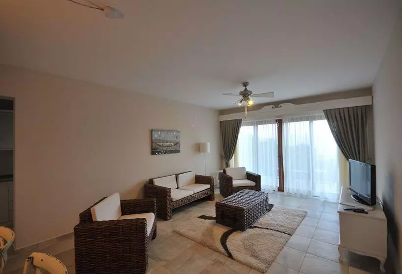 ホテル Amos Boutique Villa