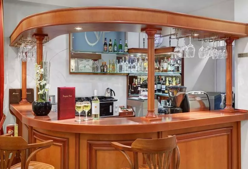 Отель Assambleya Nikitskaya