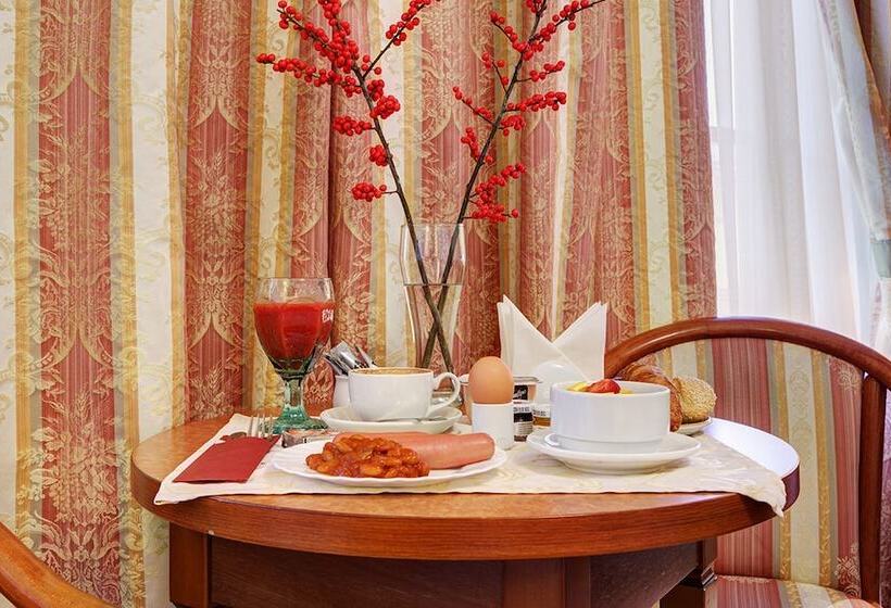 Отель Assambleya Nikitskaya