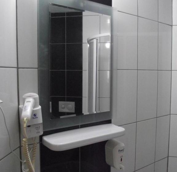 בית מלון כפרי Simus Beach