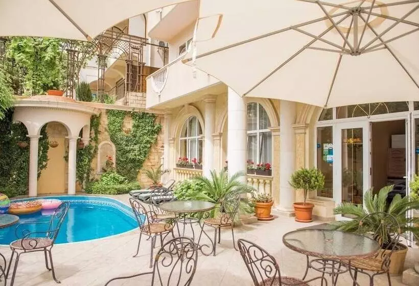 فندق Grace Nairi