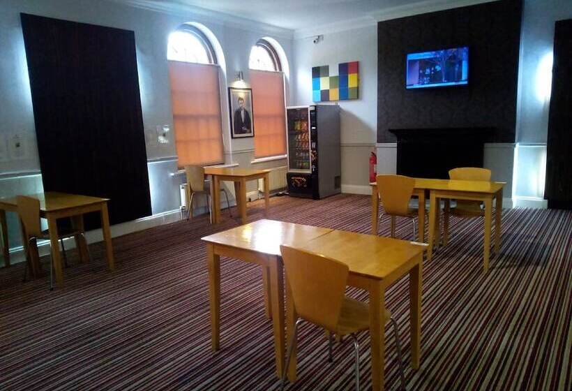 فندق OYO London Luton