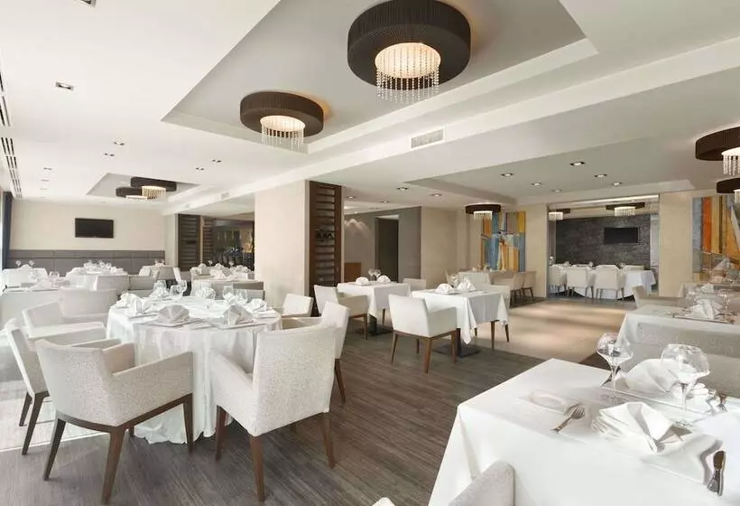 Hotel Ramada By Wyndham Pitesti