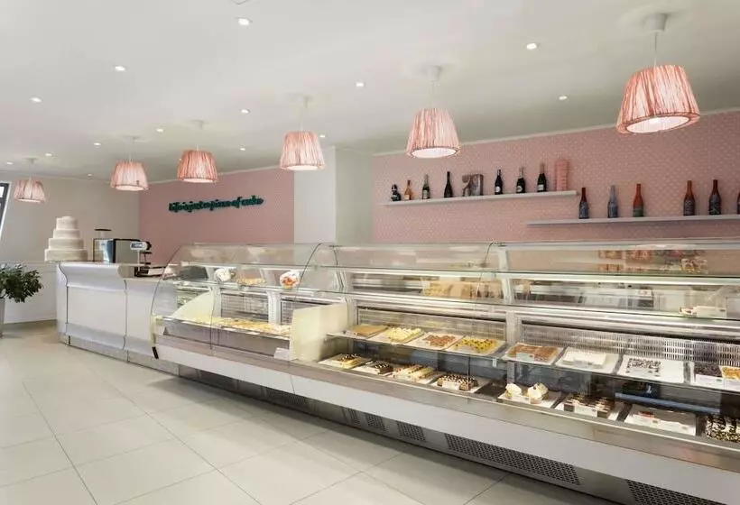 Hotel Ramada By Wyndham Pitesti