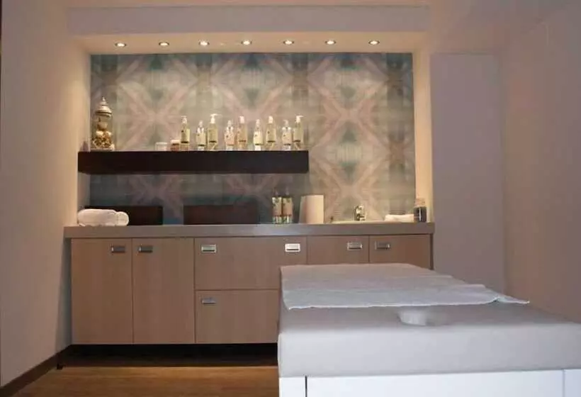 Hotel Ramada By Wyndham Pitesti