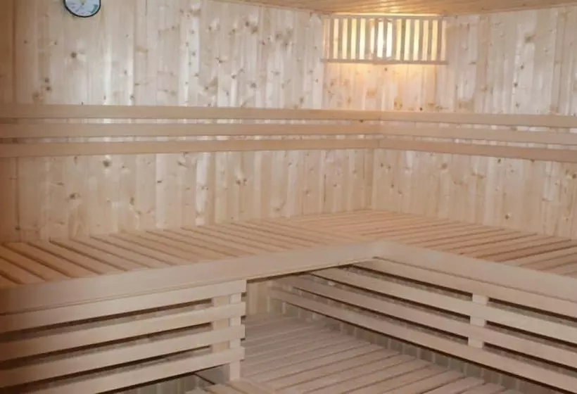 Hotel Ramada By Wyndham Pitesti