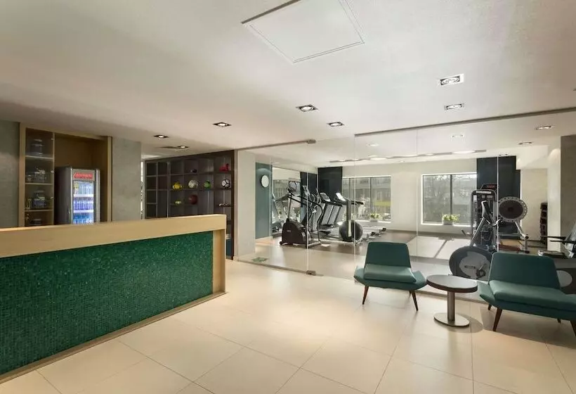 Hotel Ramada By Wyndham Pitesti