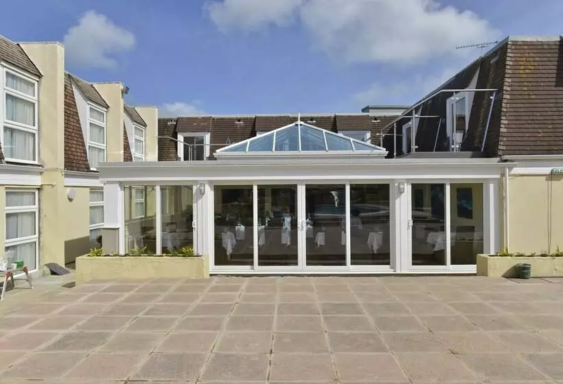 Отель Saints Bay