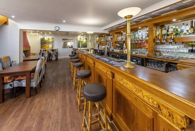 Отель Saints Bay