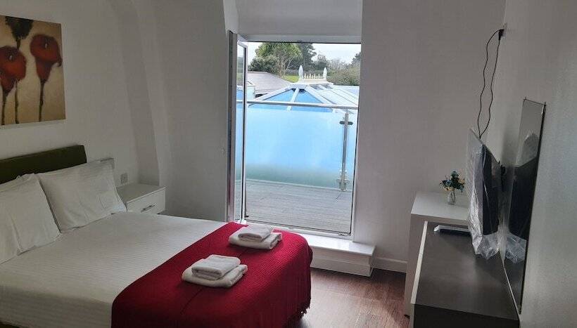 בית מלון כפרי Saints Bay