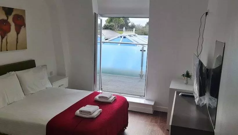 Отель Saints Bay