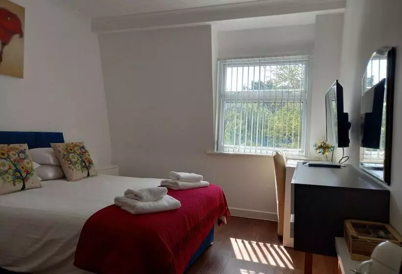 Отель Saints Bay