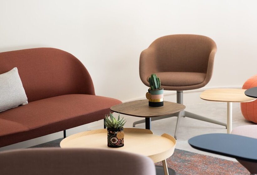 هتل Staybridge Suites Cannes Centre, An Ihg