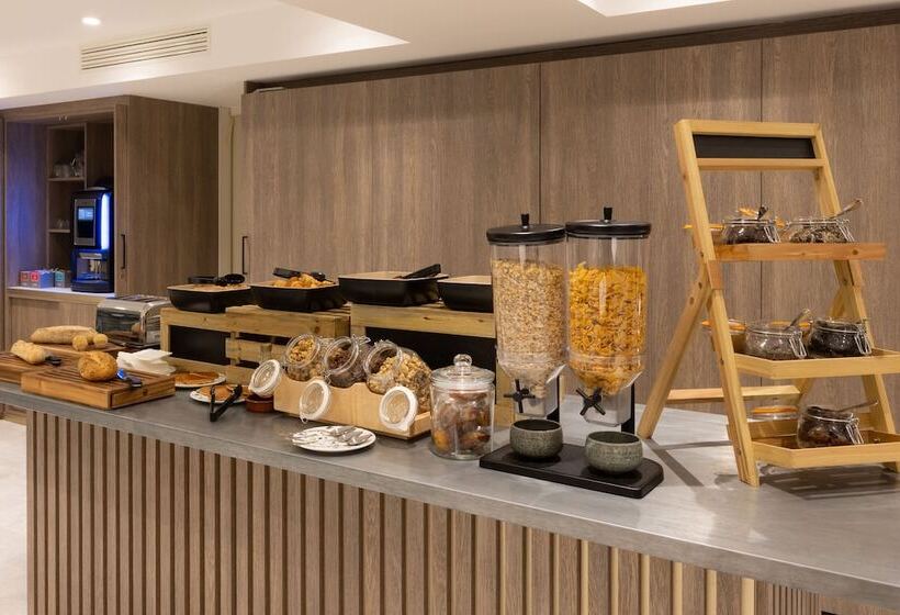 هتل Staybridge Suites Cannes Centre, An Ihg