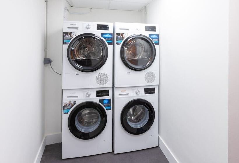 هتل Staybridge Suites Cannes Centre, An Ihg