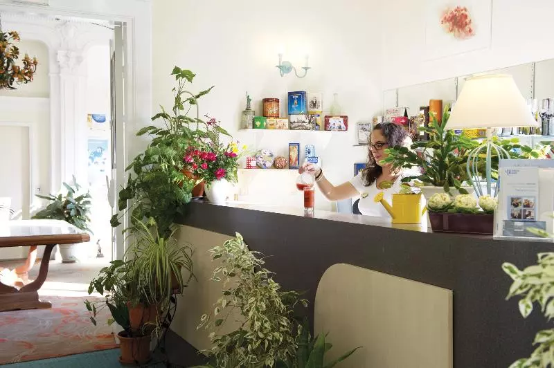 Residence De Tourisme Vacances Bleues Villa Regina