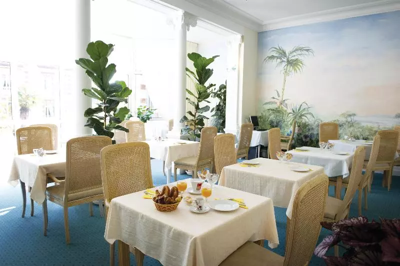 Residence De Tourisme Vacances Bleues Villa Regina