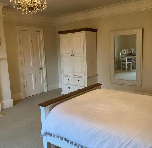 تختخواب و صبحانه Gallows Hill