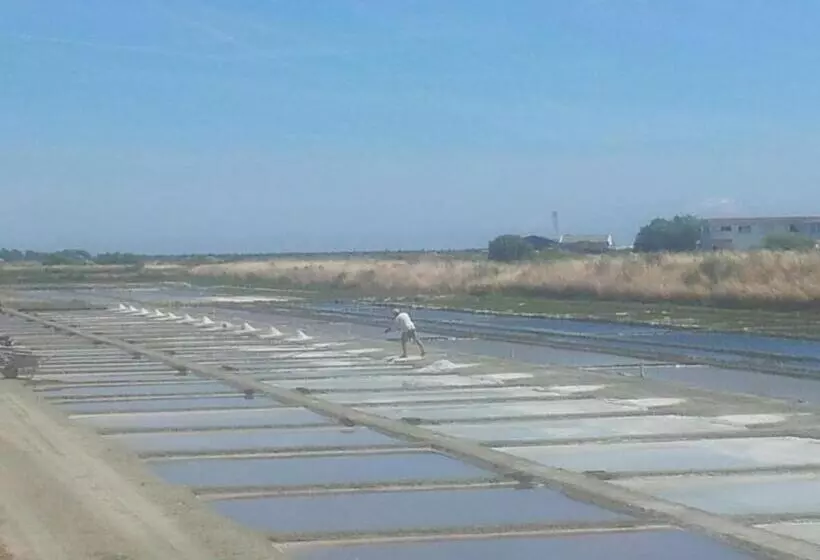 Aamiaismajoitus (B&B) La Passerose 3 Pièces Avec Jardin Au Calme,à 300m De La Plage