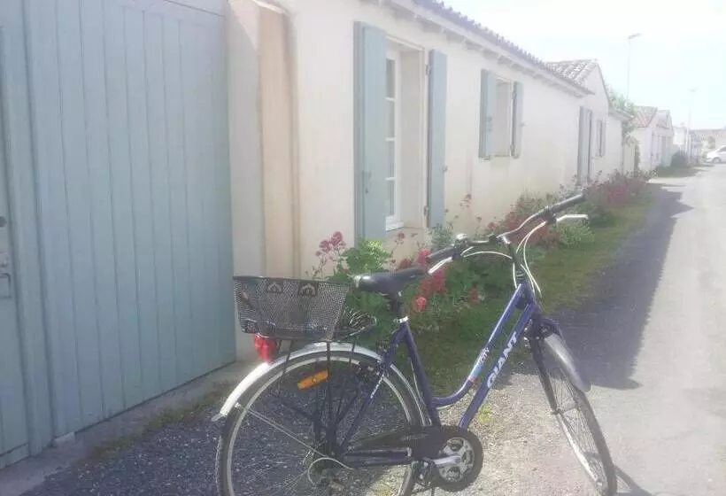 Aamiaismajoitus (B&B) La Passerose 3 Pièces Avec Jardin Au Calme,à 300m De La Plage