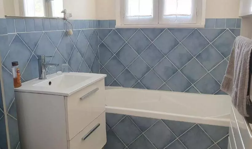 Aamiaismajoitus (B&B) La Passerose 3 Pièces Avec Jardin Au Calme,à 300m De La Plage