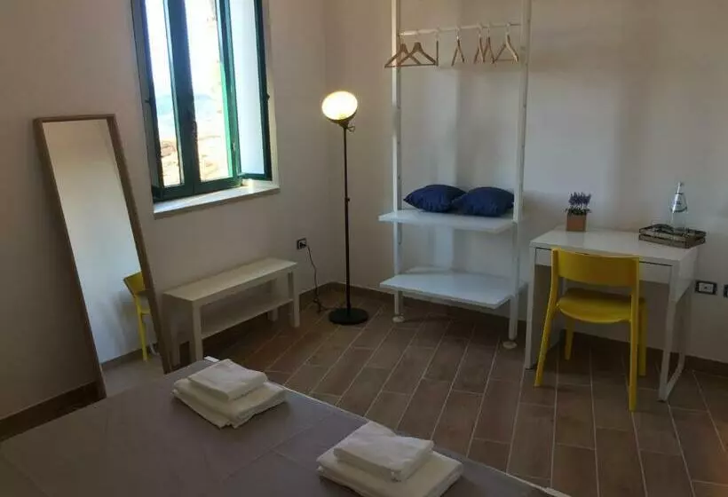 Aamiaismajoitus (B&B) La Torretta Di Alessia