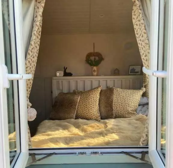 Hotelli Willowbank Shepherds Hut