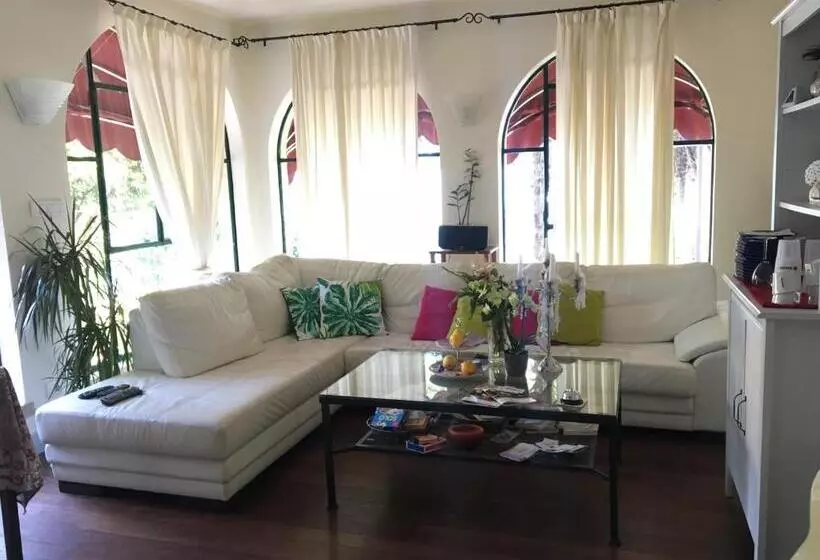 پانسیون Villa Corteolivo Rooms