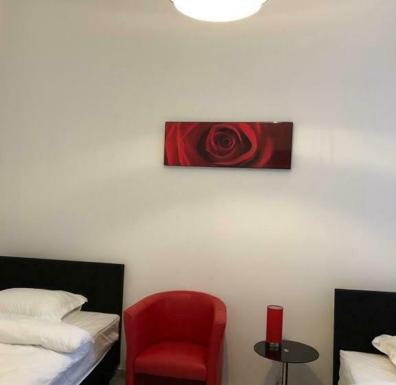 تختخواب و صبحانه Inga