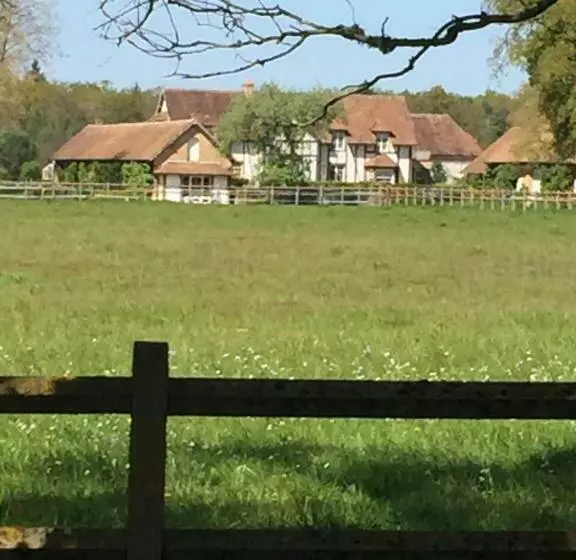 Aamiaismajoitus (B&B) Haras Du Vignault Le Bûcher