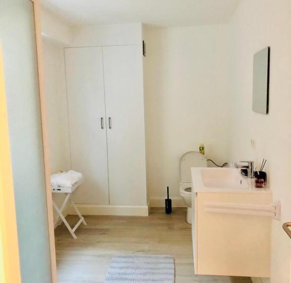 تختخواب و صبحانه Inga