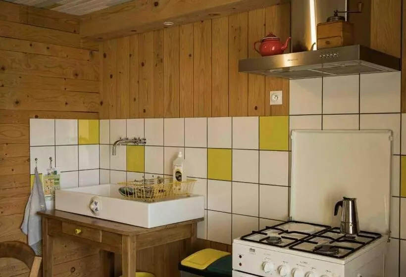 Aamiaismajoitus (B&B) Le Vallon D Armandine, Gîte écologique Auvergne