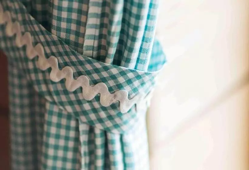 Aamiaismajoitus (B&B) Le Vallon D Armandine, Gîte écologique Auvergne