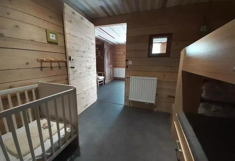 Aamiaismajoitus (B&B) Le Vallon D Armandine, Gîte écologique Auvergne