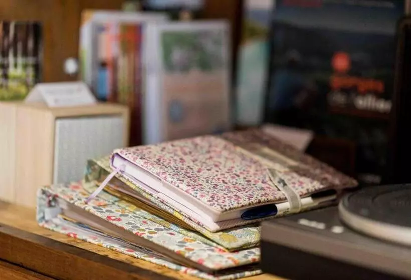 Aamiaismajoitus (B&B) Le Vallon D Armandine, Gîte écologique Auvergne